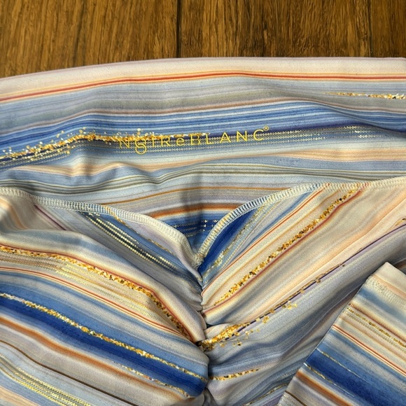 Noire Blanc Sports Bra and Leggings Set Large - Picture 10 of 11